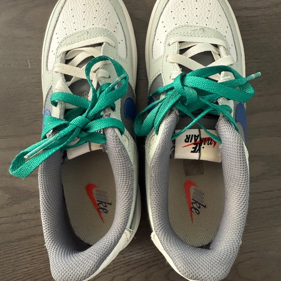 Big Kid's Nike Air Force 1 LV8 1 Light Silver/Deep Royal Blue (FB9035 001) - 6Y - Picture 7 of 10